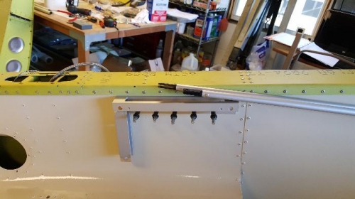 Rear throttle bracket