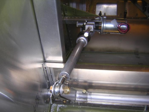 Bolt actuator rod in position