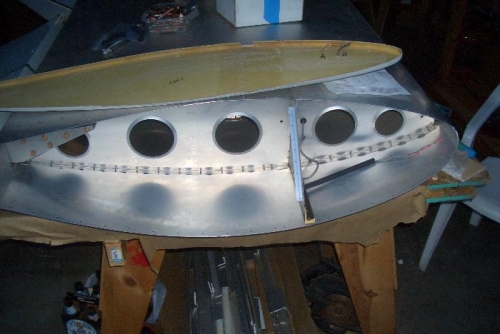 Left wing with wing tip on top