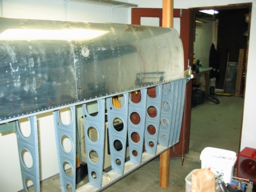 Left Tank Mounted to Spar