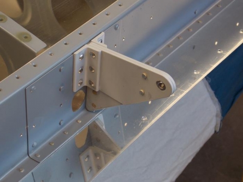 Inboard Aileron Hinge looks great.