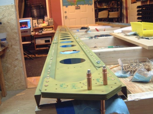 Right main spar pre-driven rivets