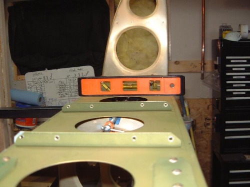 Leveling the outboard left main spar