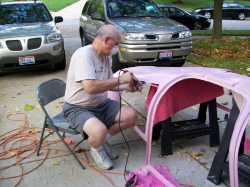 Trimming the right rear window
