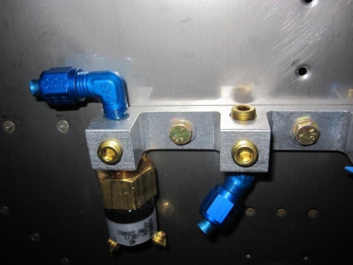 1/8 plugs in the sender mount