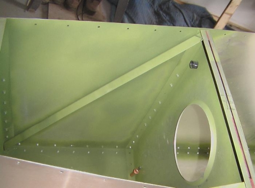 L angle between the bulkheads