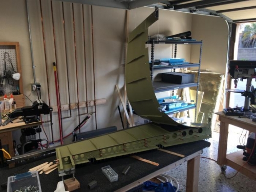 I used a couple of strings to hole the rudder skin up.