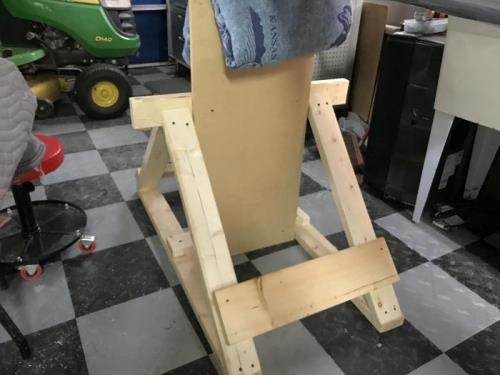 Adjustable tail stand