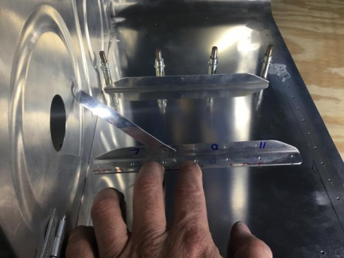 Fuel Tank Anti-Hang Up Guide