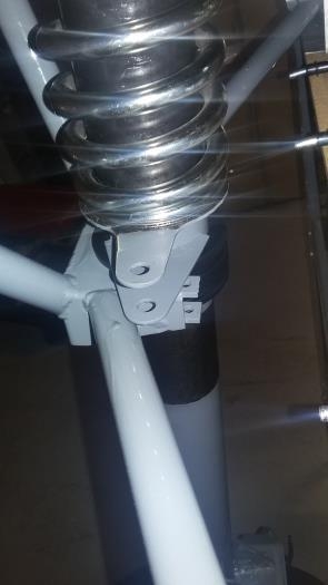 inserted nose gear with lower bushing