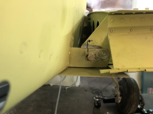 Rear spar bolt with good edge distances all round