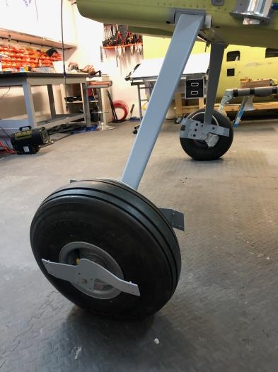 Original RV8 bracket used on the outer side