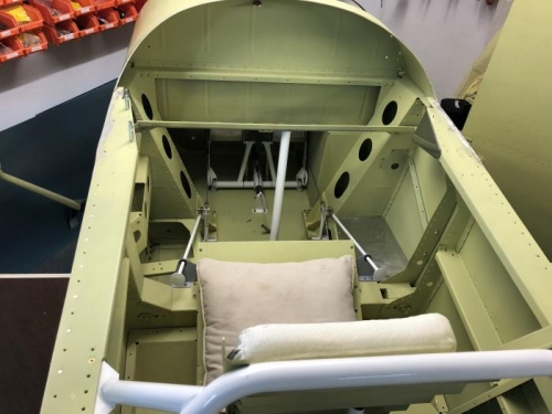 Rear seat rudder pedals fitted.