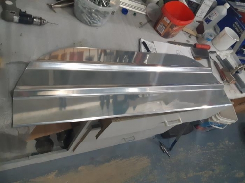 Ma blonde m'a fait un gabarit en bois pour faire les gros rayons.