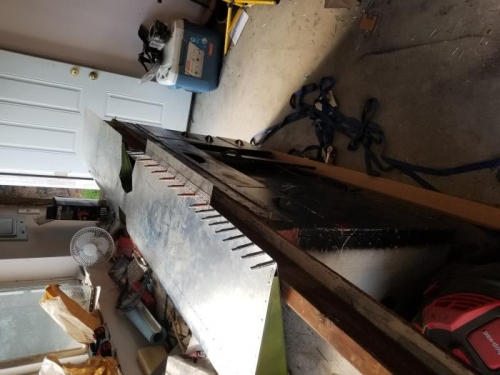 Drilled/Clecoed trailing edge on pilot side