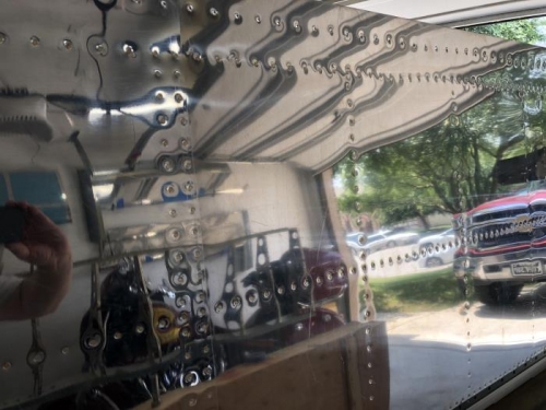 Overlap of top right wing skin