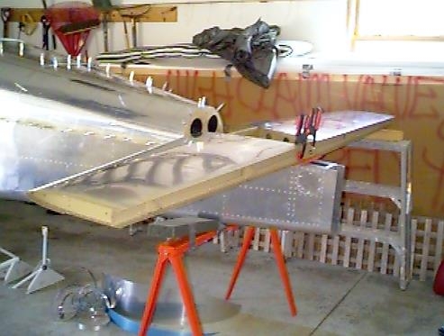 Horiz. stab clamped to the fuselage.