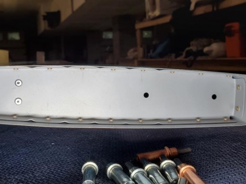 Forward end of top rib