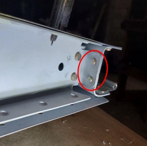 E905 to left rear spar