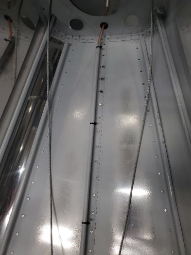 5 AD4-4 rivets in bottom skin