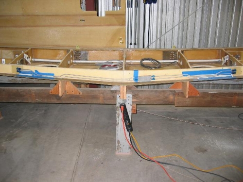 Overall view of hydraulic tubing on spar