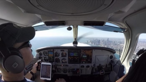 Flying along the Chicago skyline