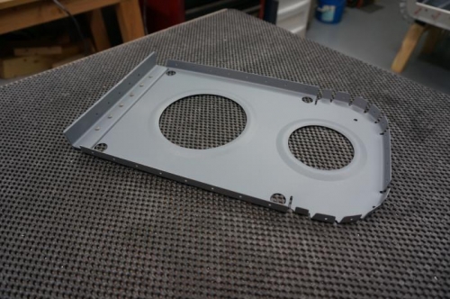 Top angle riveted to the F810 bulkhead