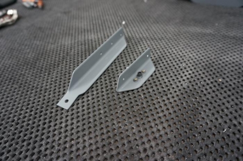 Support brackets for batter tray