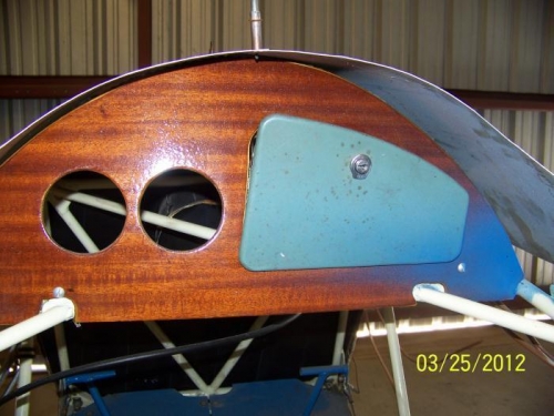 Front cockpit panel
