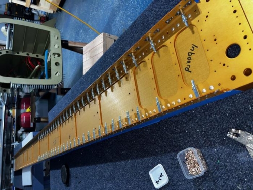 right spar nutplates clecoed