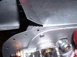 Screw at baffle/head junction