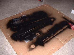 Fuel tank mounting straps