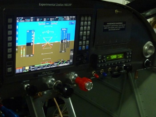 MGL Voyager EFIS and Garmin GTX 327 transponder powered up