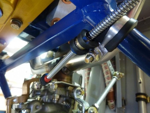 Shot from underneath showing the double Adel clamp support
