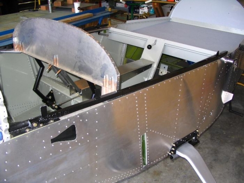 The big picture of canopy frame and latch