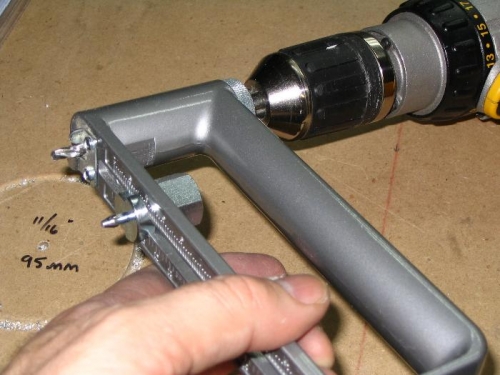The adjustable pivot point and cutting head