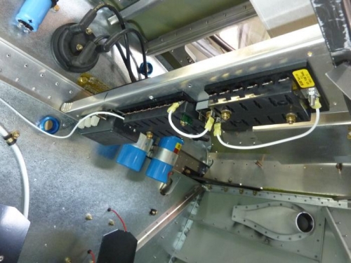 Main buss linked to required buss via diode bridge