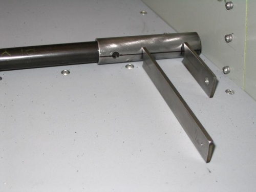 Pilot side outboard tube