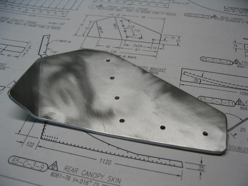 Front canopy bracket for the pilot's side