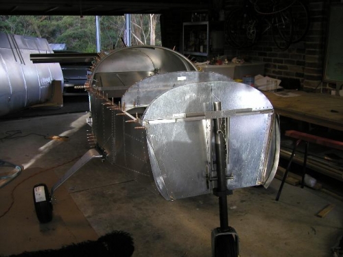 A momentous afternoon, the fuselage is finally free standing