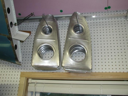 Leading edge ribs are etched and waiting to get primed.