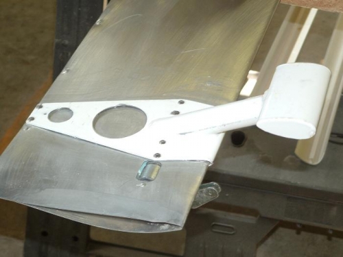 Install Mass balance left wing.