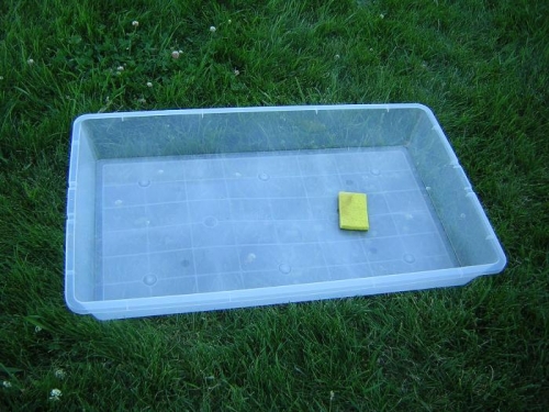 Plastic tub for washing parts