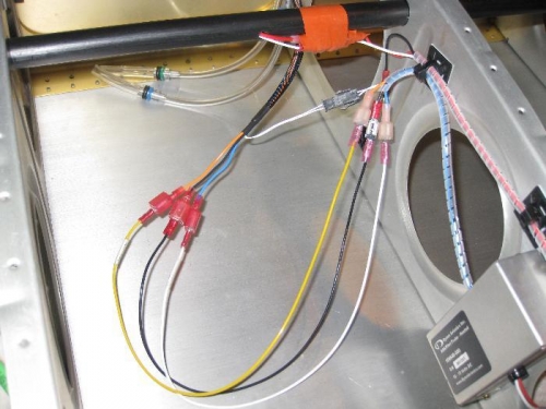 Wiring connecting the heat module to the pitot.