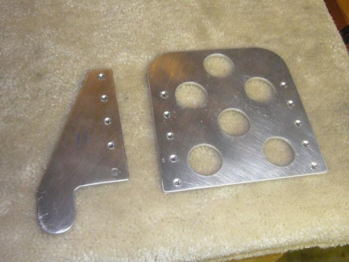 Pedals and side plates countersunk for flush rivets.