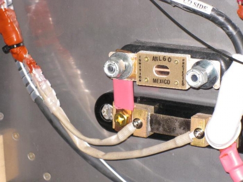 Closeup view of fuse links.