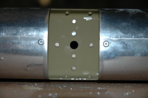 The rivet next to the bottom needs to be squeeze more.