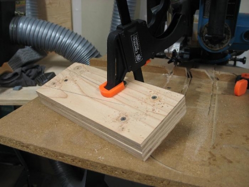 Use 3 screws to clamp.