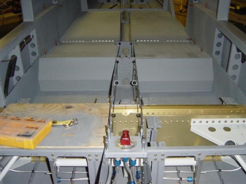 Rudder cables 'threaded' through all snap bushings