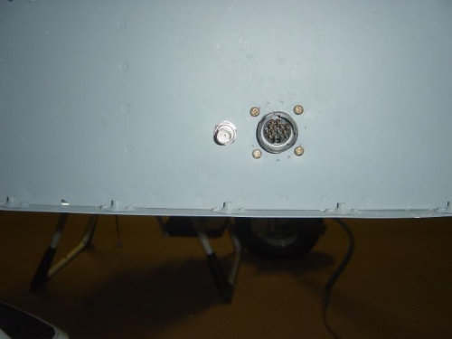 Right side 16 pin Cannon plug and marker beacon BNC